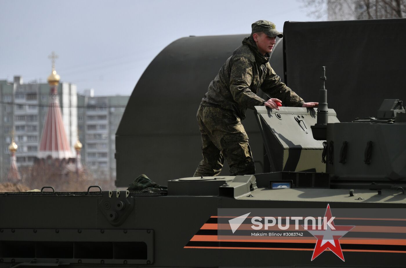 Preparing military equipment for Victory Day parade