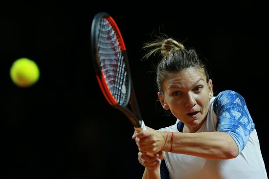 WTA Porsche Tennis Grand Prix 2017. Day Three