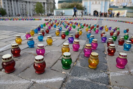 Chernobyl disaster memorial held in Kiev