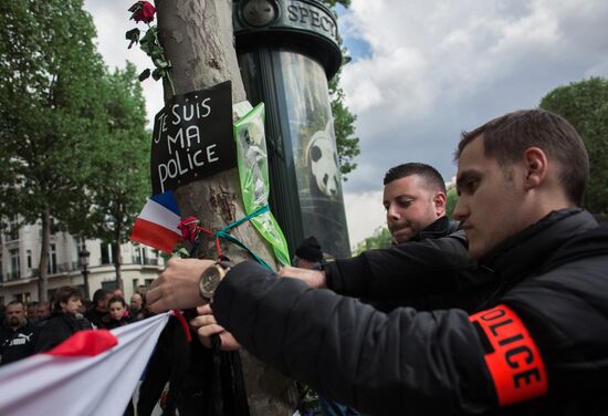 Police protests in Paris