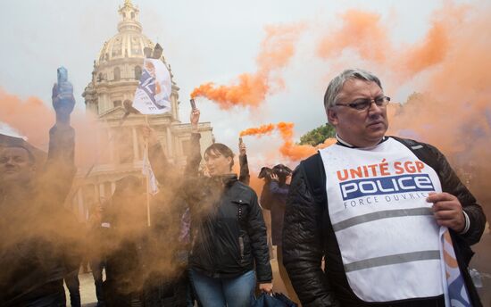 Police protests in Paris