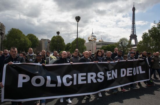 Police protests in Paris
