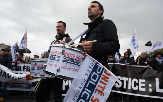 Police protests in Paris