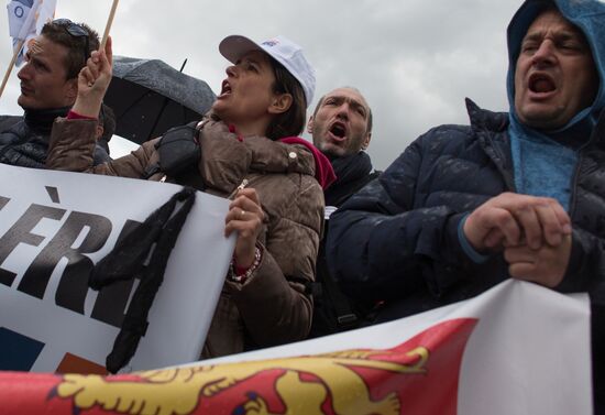 Police protests in Paris