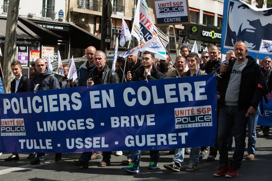 Police protests in Paris