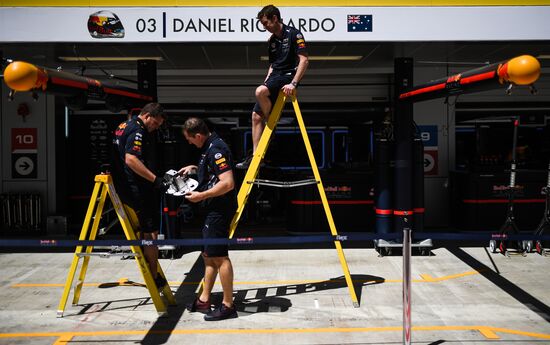 Preparations for Russian stage of Formula 1