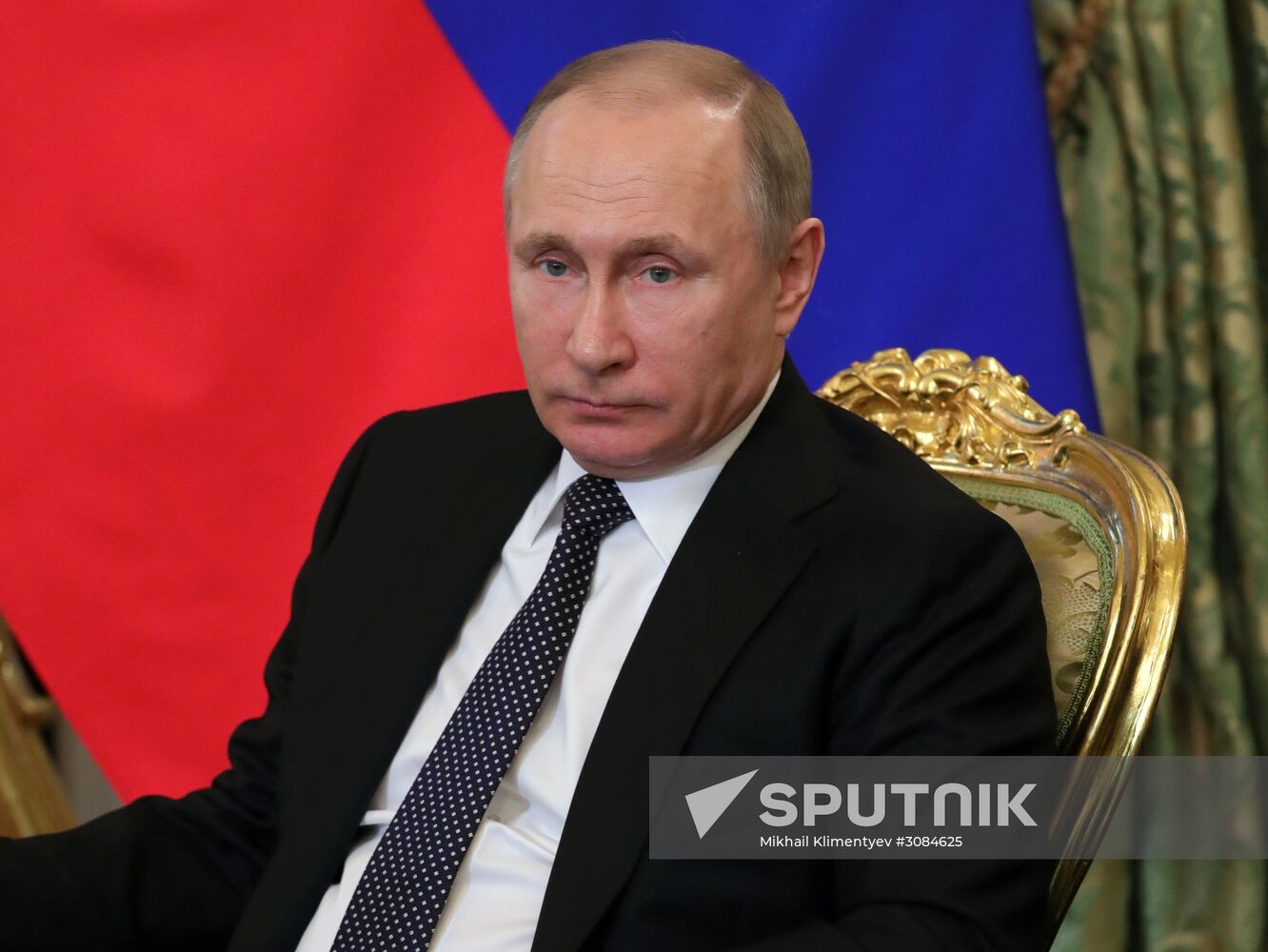 Russian President Vladimir Putin meets with Japanese Prime Minister Shinzo Abe
