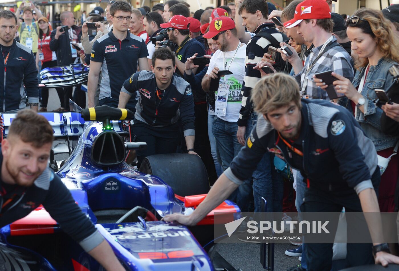 Preparations for Russian stage of F1 World Racing Championship