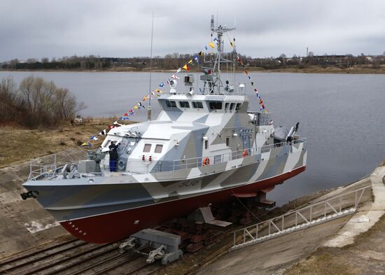 Launching Grachonok anti-terror vessel in Rybinsk
