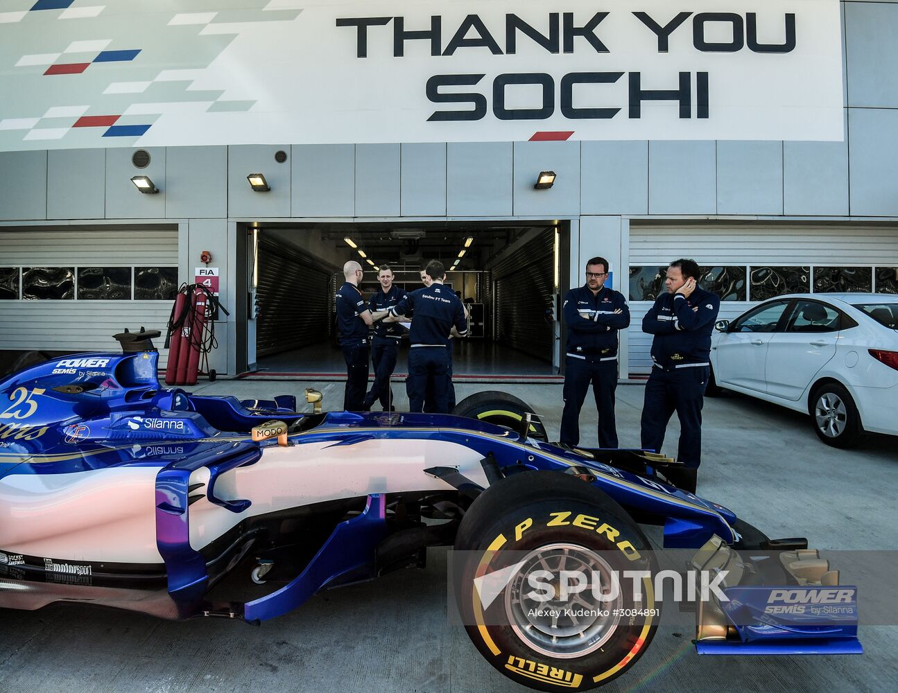 Preparations for Russian stage of F1 World Racing Championship