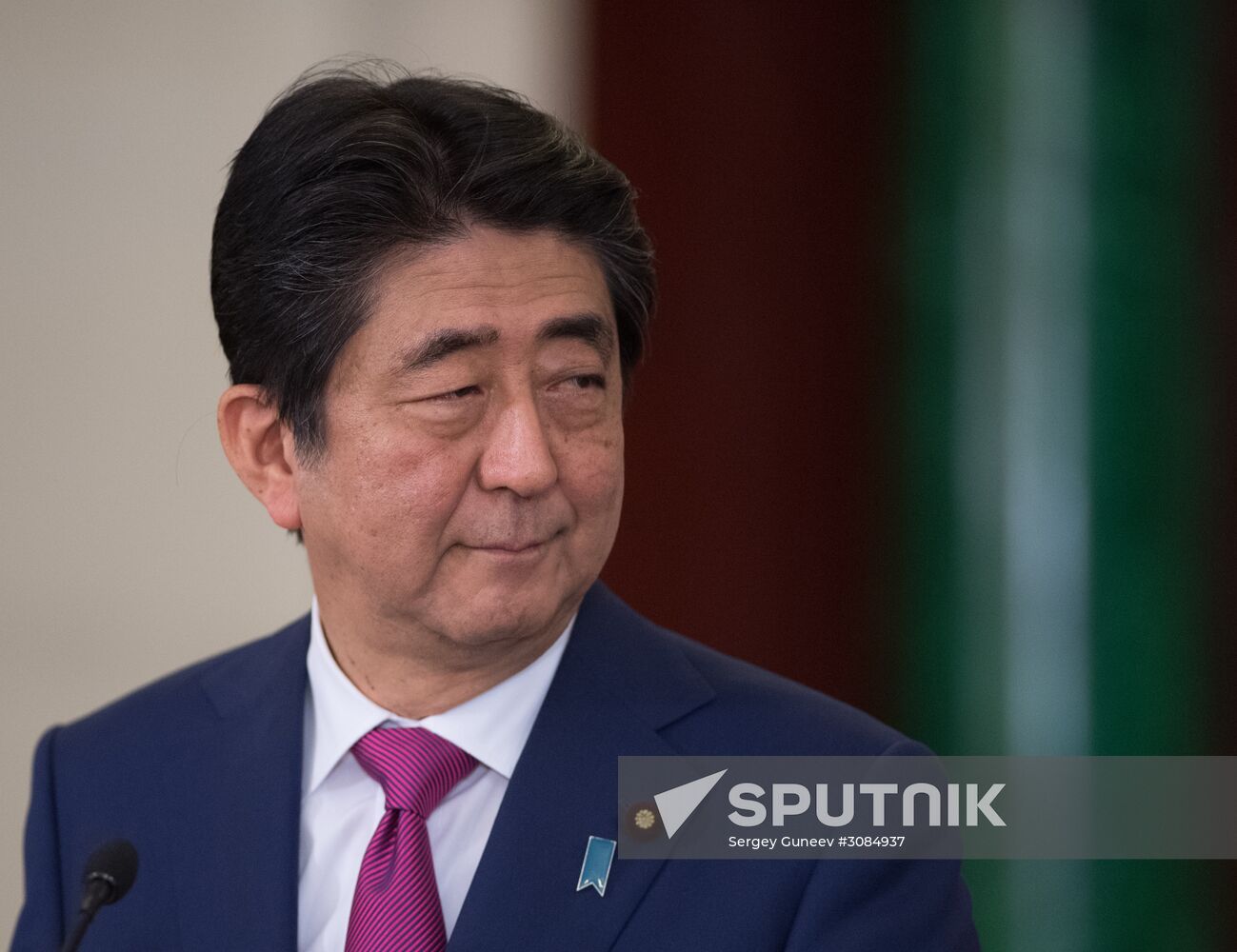 Russian President Vladimir Putin meets with Japanese Prime Minister Shinzo Abe