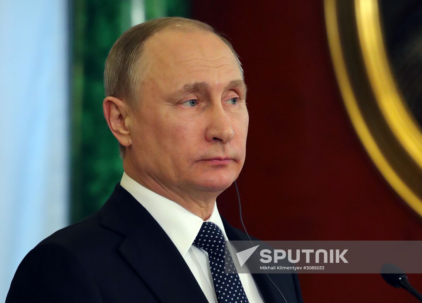 Russian President Vladimir Putin meets with Japanese Prime Minister Shinzo Abe