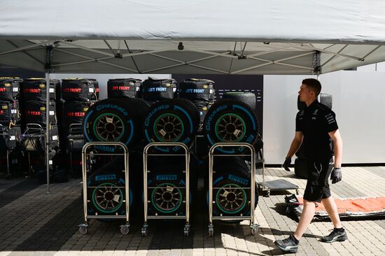 Preparations for Russian stage of Formula 1