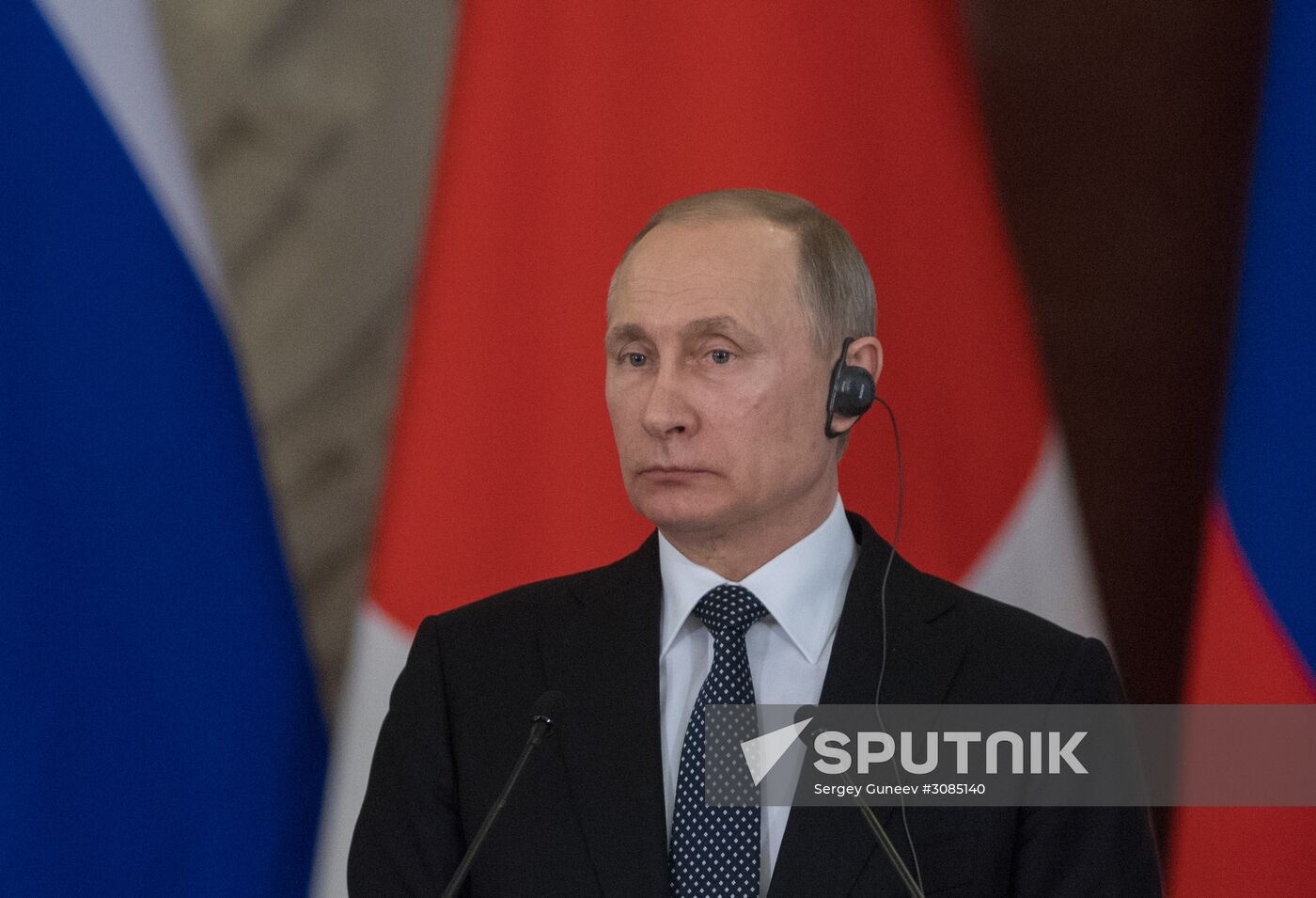 Russian President Vladimir Putin meets with Japanese Prime Minister Shinzo Abe