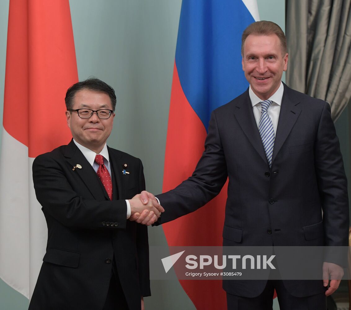 Deputy Prime Minister Igor Shuvalov meets with Japanese Minister of Economy, Trade and Industry Hiroshige Seko