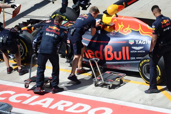 Car racing. Formula 1 Grand Prix of Russia. Free races. First session