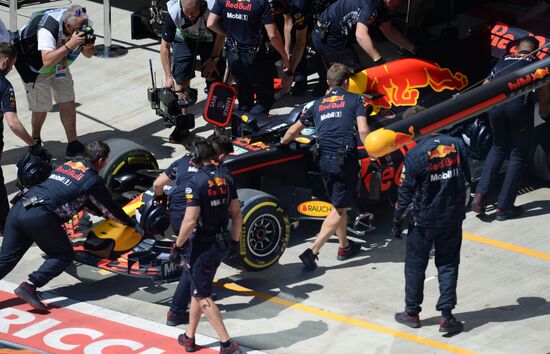 Car racing. Formula 1 Grand Prix of Russia. Free races. First session