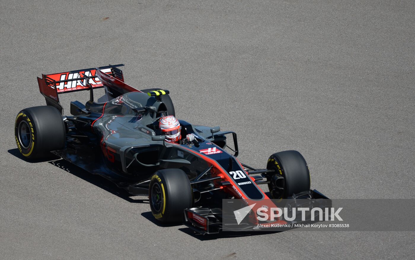 Car racing. Formula 1 Grand Prix of Russia. Free races. First session