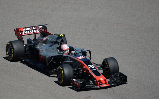 Car racing. Formula 1 Grand Prix of Russia. Free races. First session