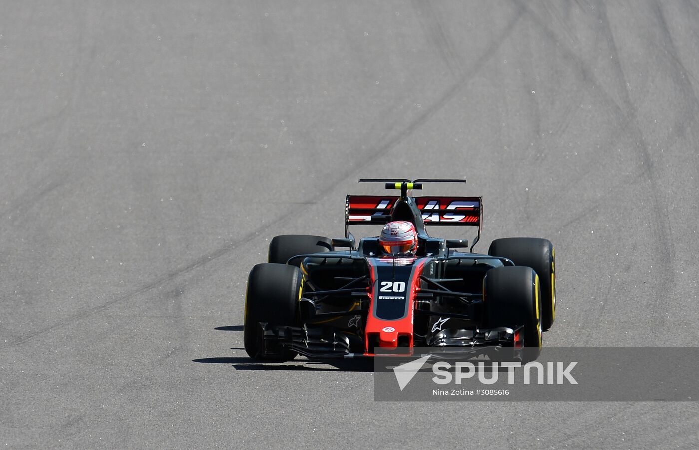 Car racing. Formula 1 Grand Prix of Russia. Free races. First session