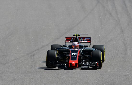 Car racing. Formula 1 Grand Prix of Russia. Free races. First session