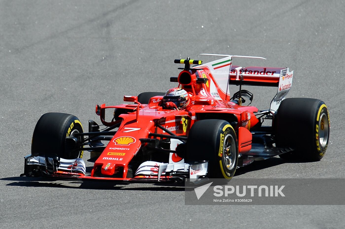 Car racing. Formula 1 Grand Prix of Russia. Free races. First session