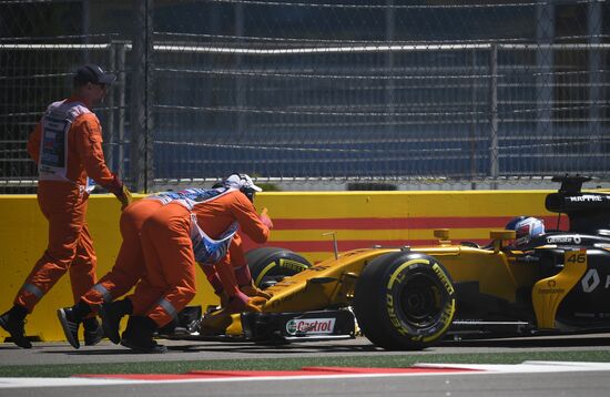 Car racing. Formula 1 Grand Prix of Russia. Free races. First session