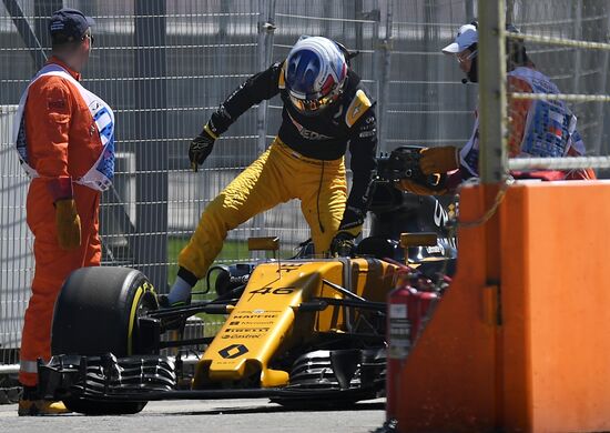 Car racing. Formula 1 Grand Prix of Russia. Free races. First session