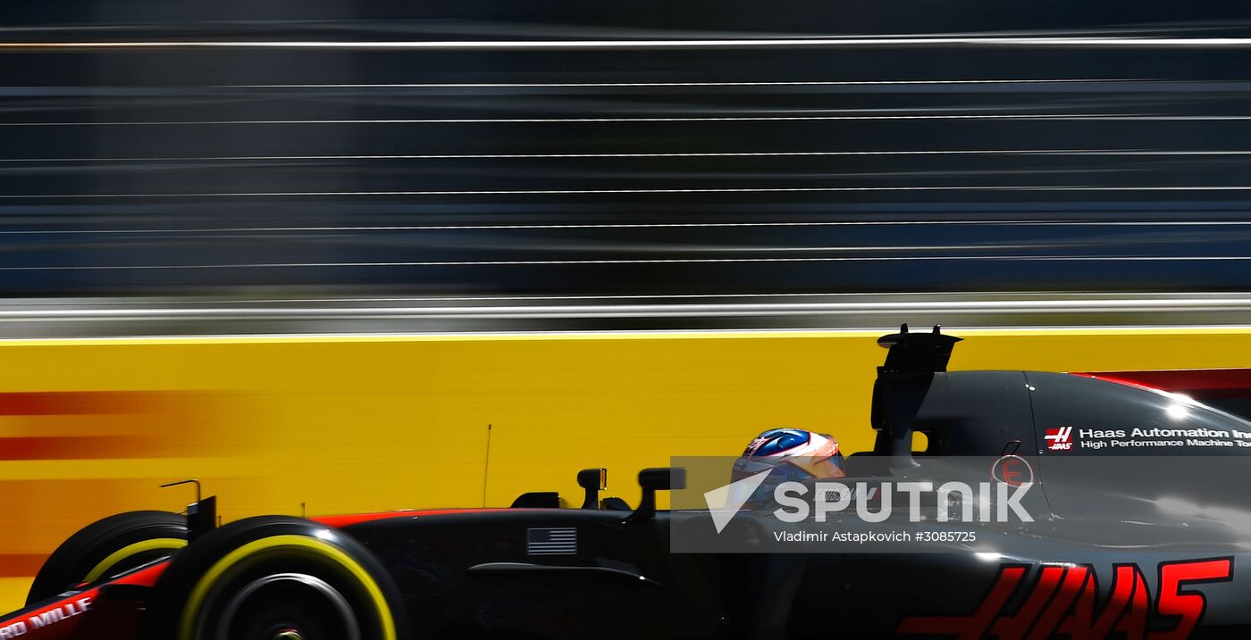 Car racing. Formula 1 Grand Prix of Russia. Free races. First session