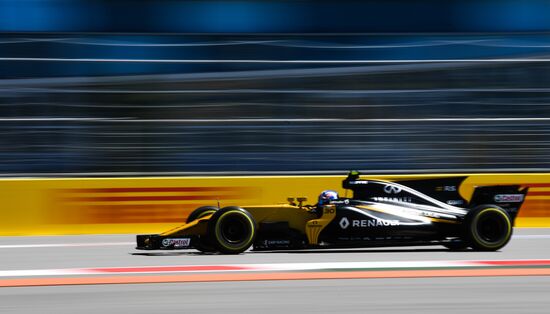 Car racing. Formula 1 Grand Prix of Russia. Free races. First session