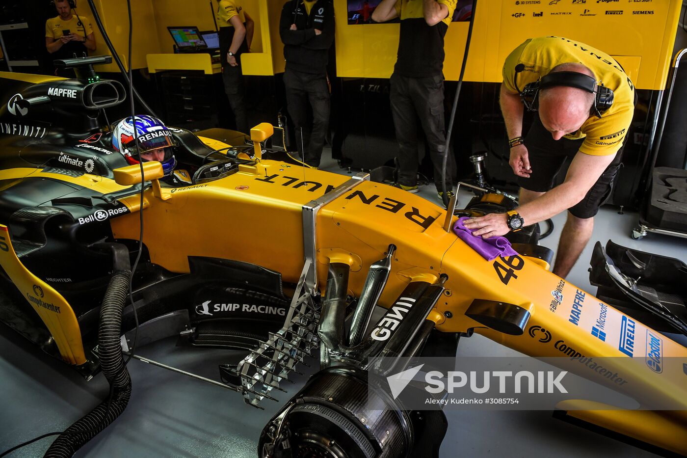 Car racing. Formula 1 Grand Prix of Russia. Free races. First session