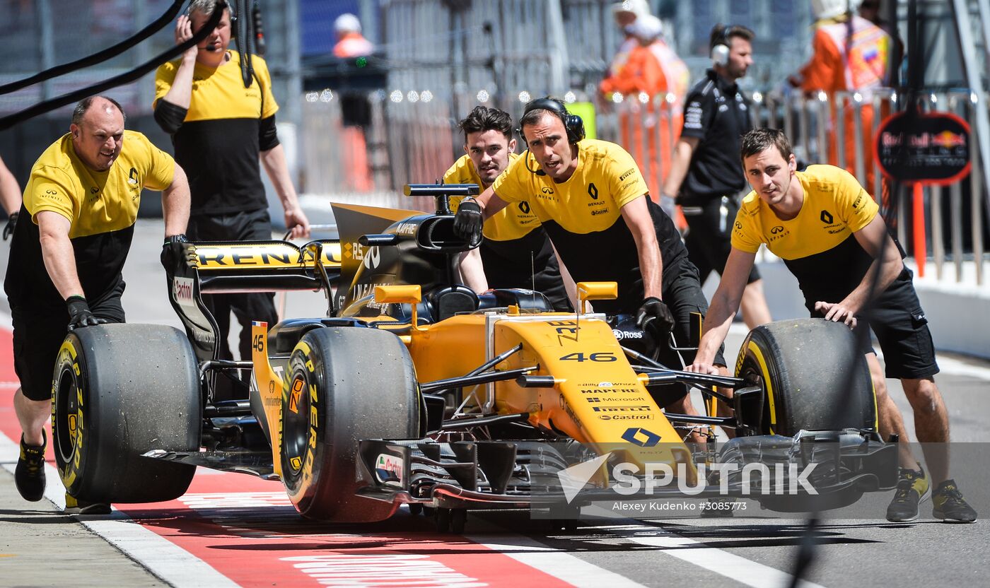 Car racing. Formula 1 Grand Prix of Russia. Free races. First session