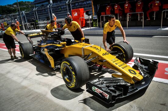 Car racing. Formula 1 Grand Prix of Russia. Free races. First session