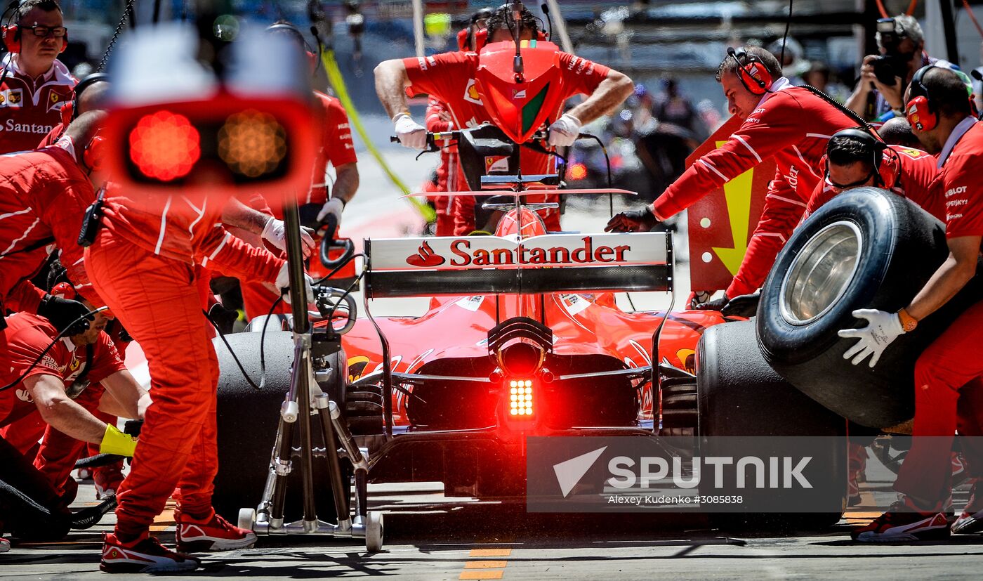 Car racing. Formula 1 Grand Prix of Russia. Free races. First session