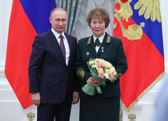 President Putin presents Hero of Labor medals