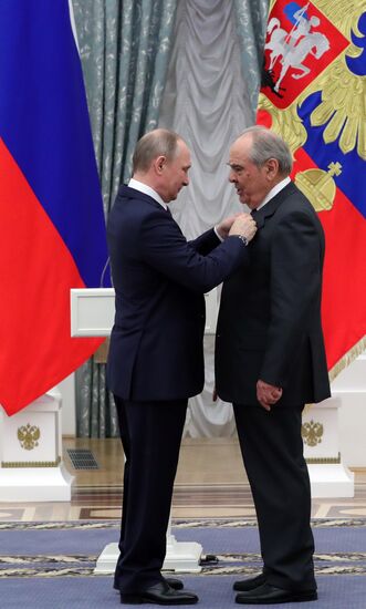 President Putin presents Hero of Labor medals