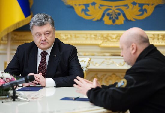 Ukrainian President Poroshenko holds meeting with Lutsenko and Turchinov