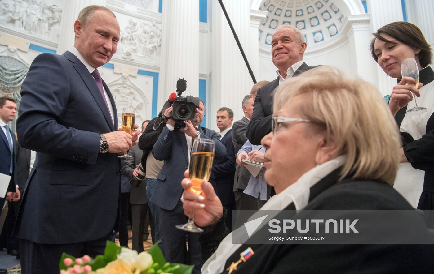 President Putin presents Hero of Labor medals