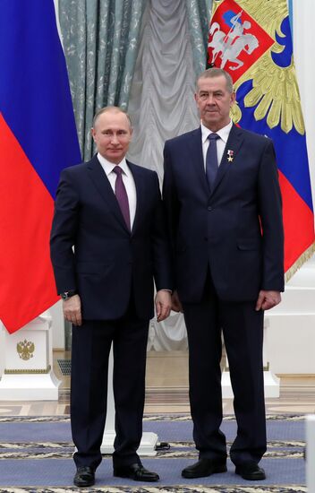President Putin presents Hero of Labor medals
