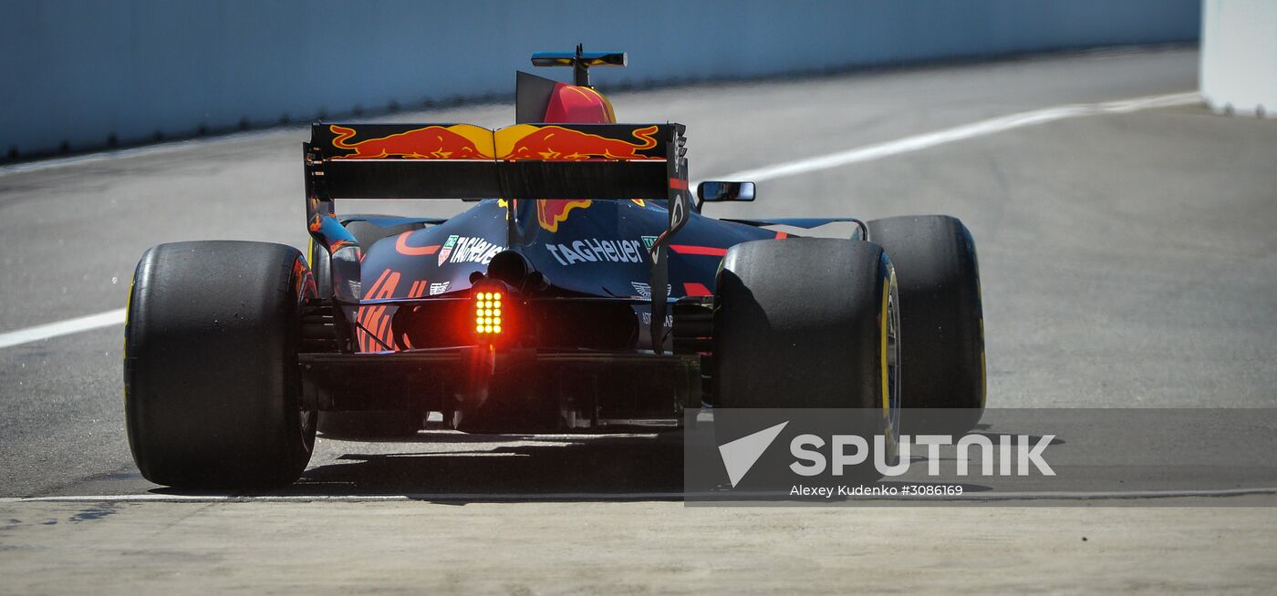 Car racing. Formula 1 Grand Prix of Russia. Free races. First session