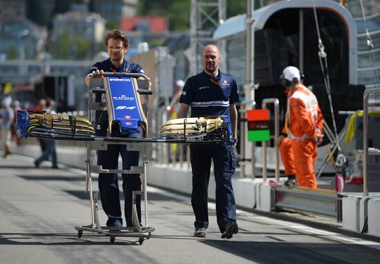 2017 Formula 1 VTB Russian Grand Prix. Pit stop training