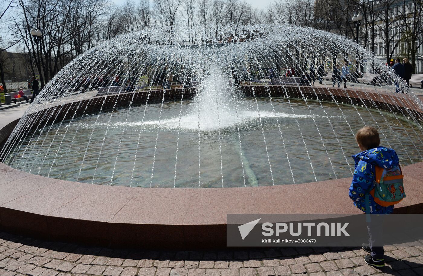 Season of fountains kicks off in Moscow