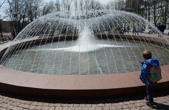 Season of fountains kicks off in Moscow