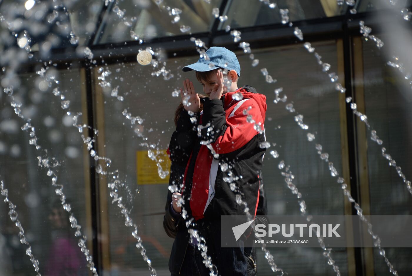 Season of fountains kicks off in Moscow