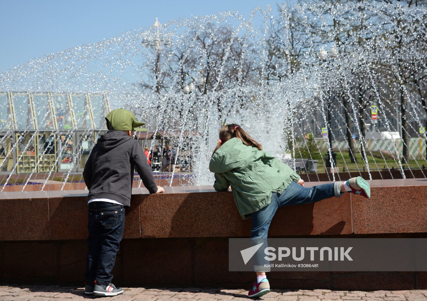 Season of fountains kicks off in Moscow
