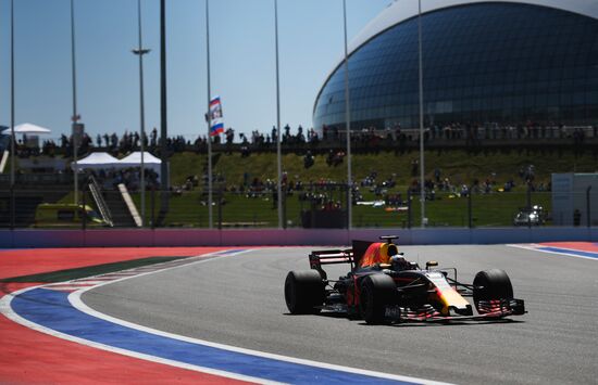 Auto racing. Formula 1 Russian Grand Prix. Free practice. Third session