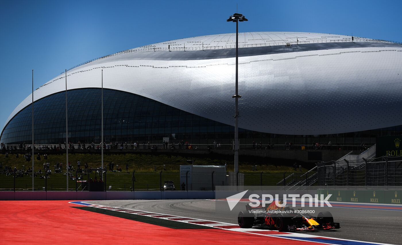 Auto racing. Formula 1 Russian Grand Prix. Free practice. Third session