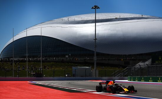 Auto racing. Formula 1 Russian Grand Prix. Free practice. Third session