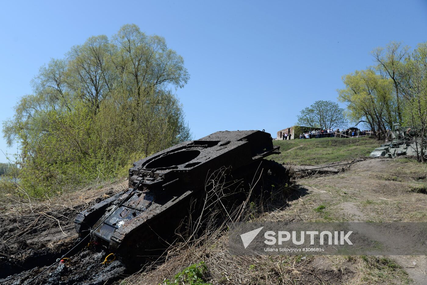 WWII tank recovered from Don riverbed by Western Military District engineers