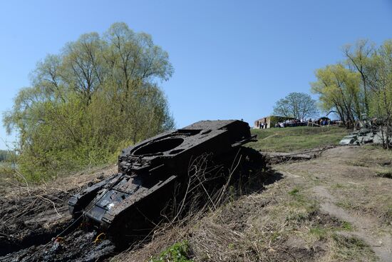 WWII tank recovered from Don riverbed by Western Military District engineers